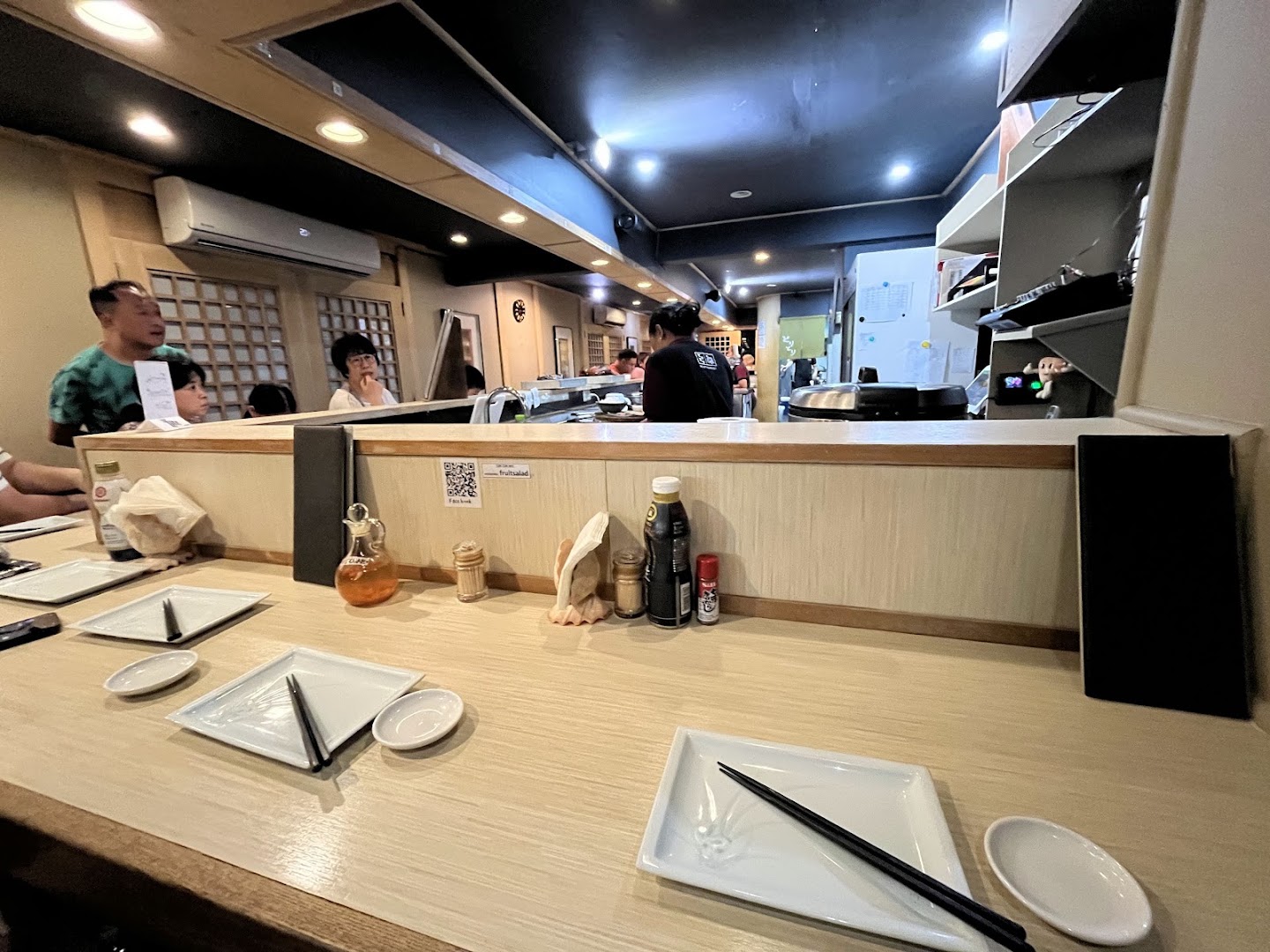 Tori Tori Restaurant: clear view of restaurant interior