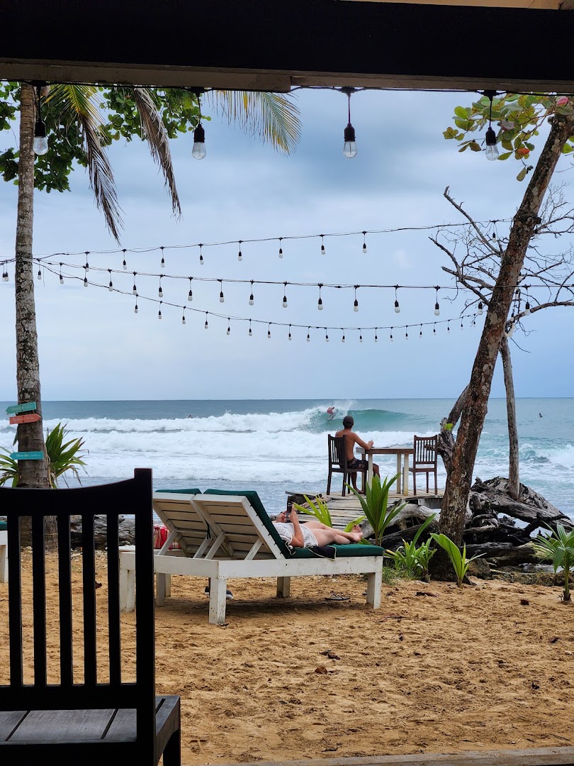 La Coralina Beach Club: inviting atmosphere and scenic view