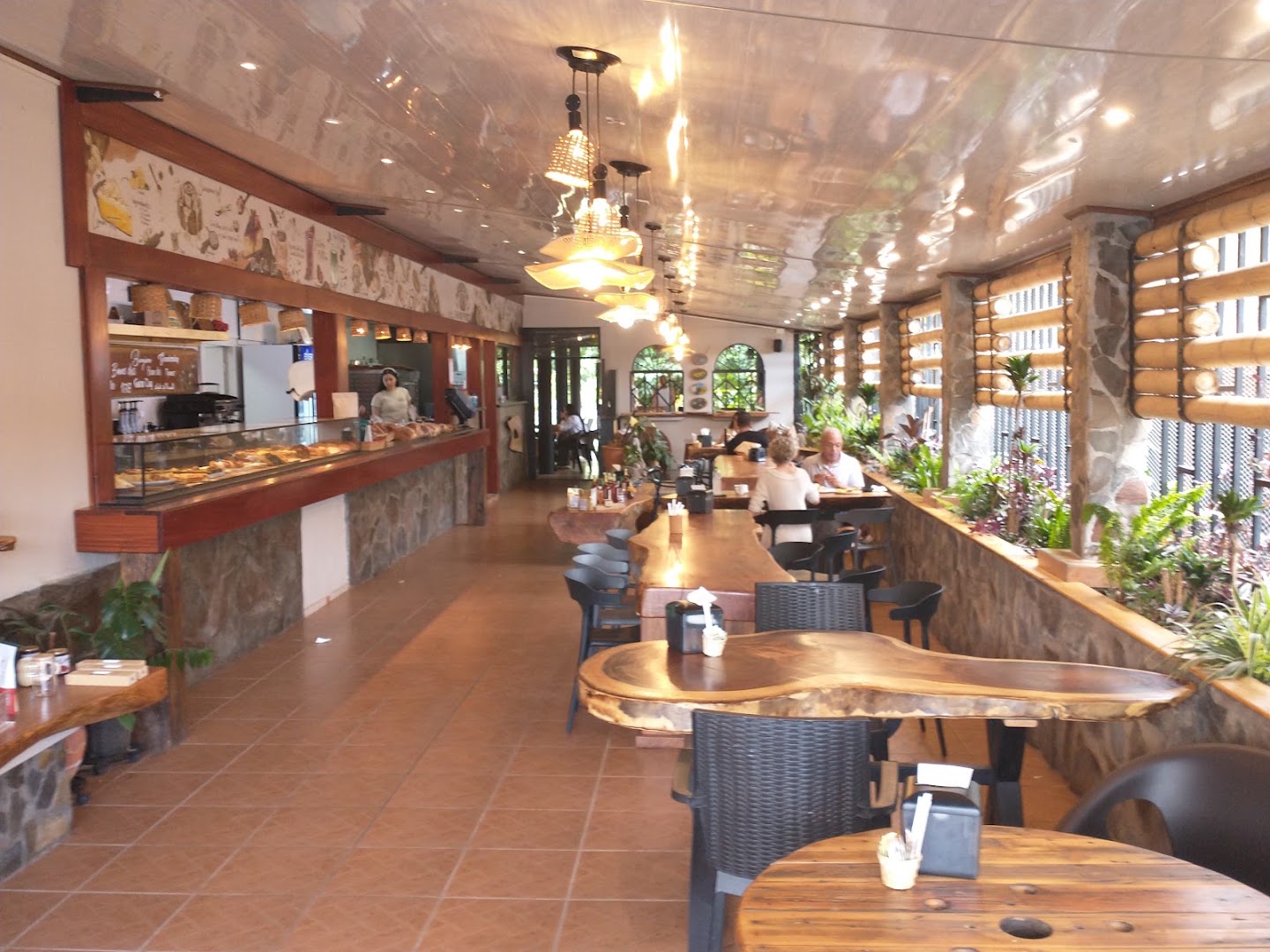 Boquete Baking Project: clear, inviting interior atmosphere