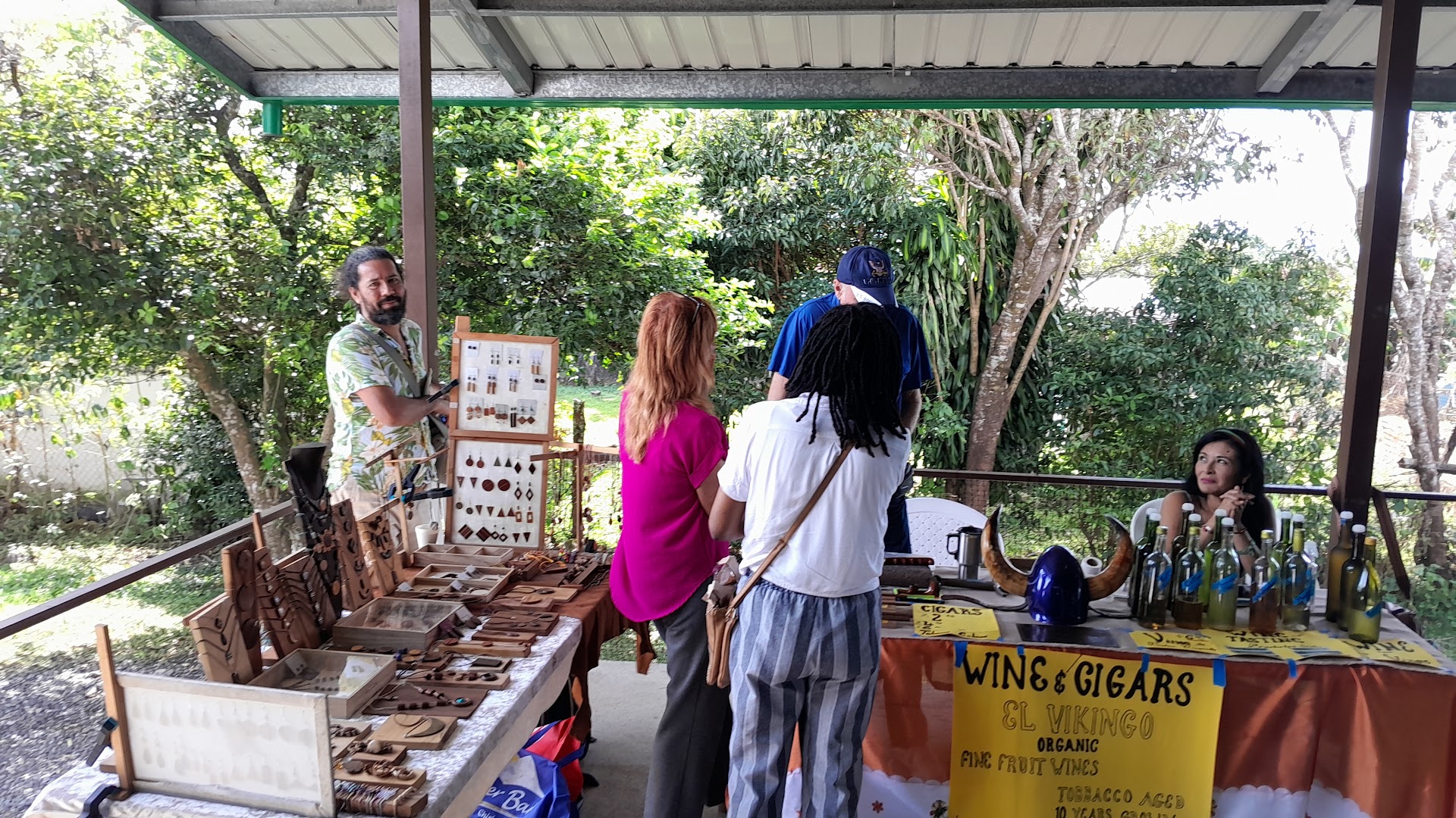 Boquete Community Market: market atmosphere and vendors
