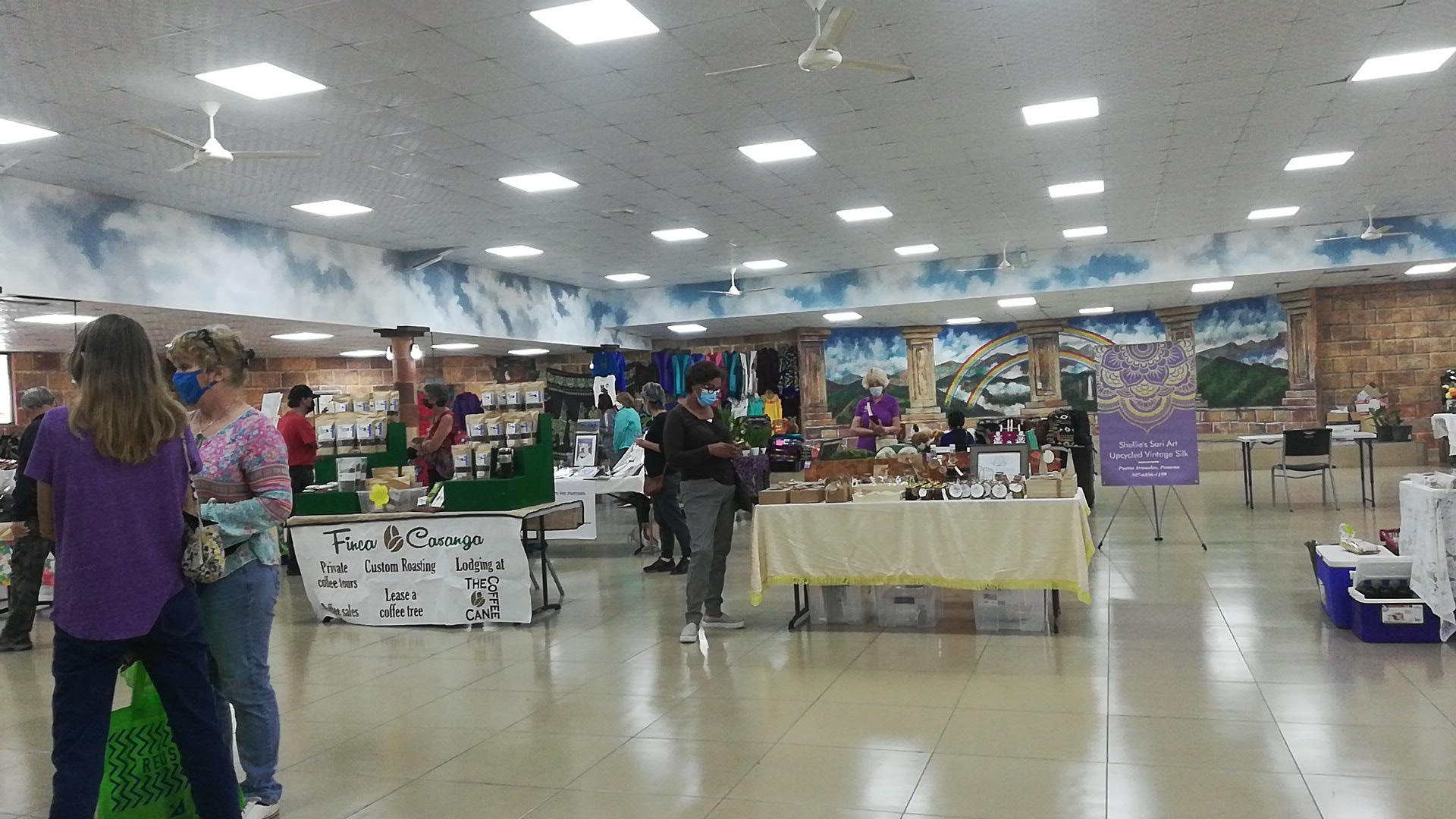 Boquete Community Market: market atmosphere and vendors