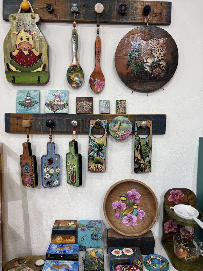 Boqueteando Market: clear display of shop products