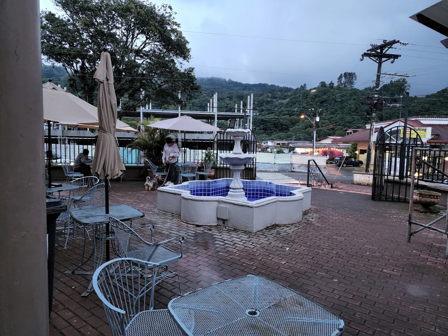 Kotowa Coffee House: pleasant outdoor seating area