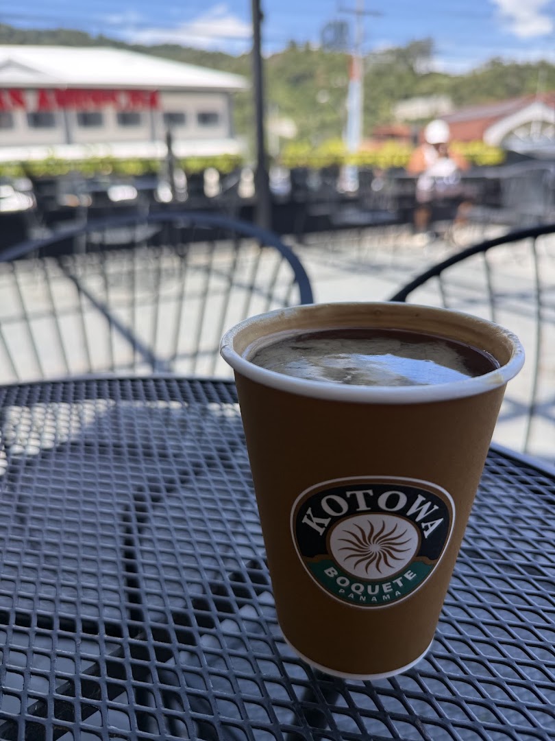 Kotowa Coffee House: appealing coffee and terrace setting