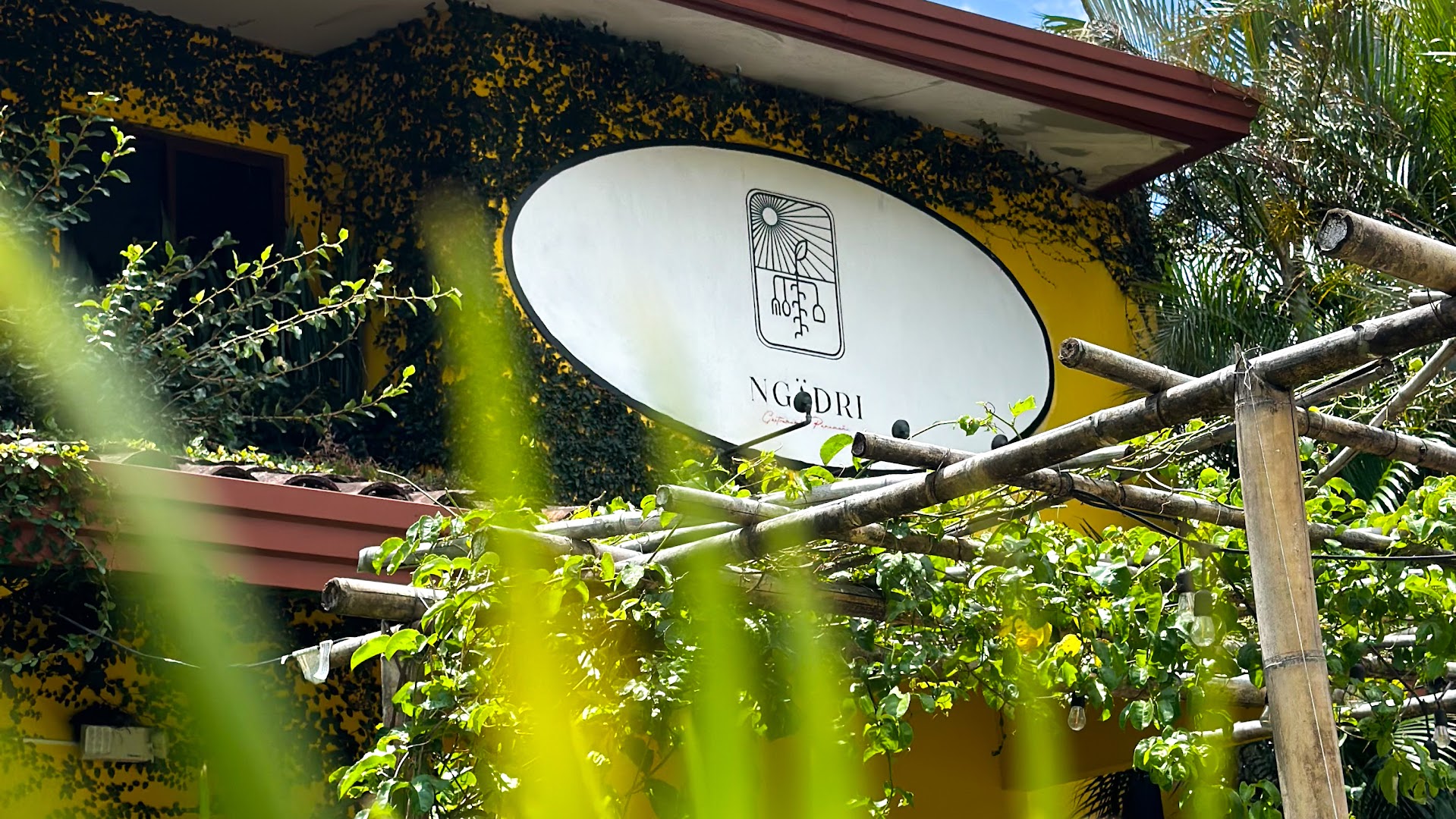Ngädri Gastronomía Panameña: clear exterior shot of restaurant