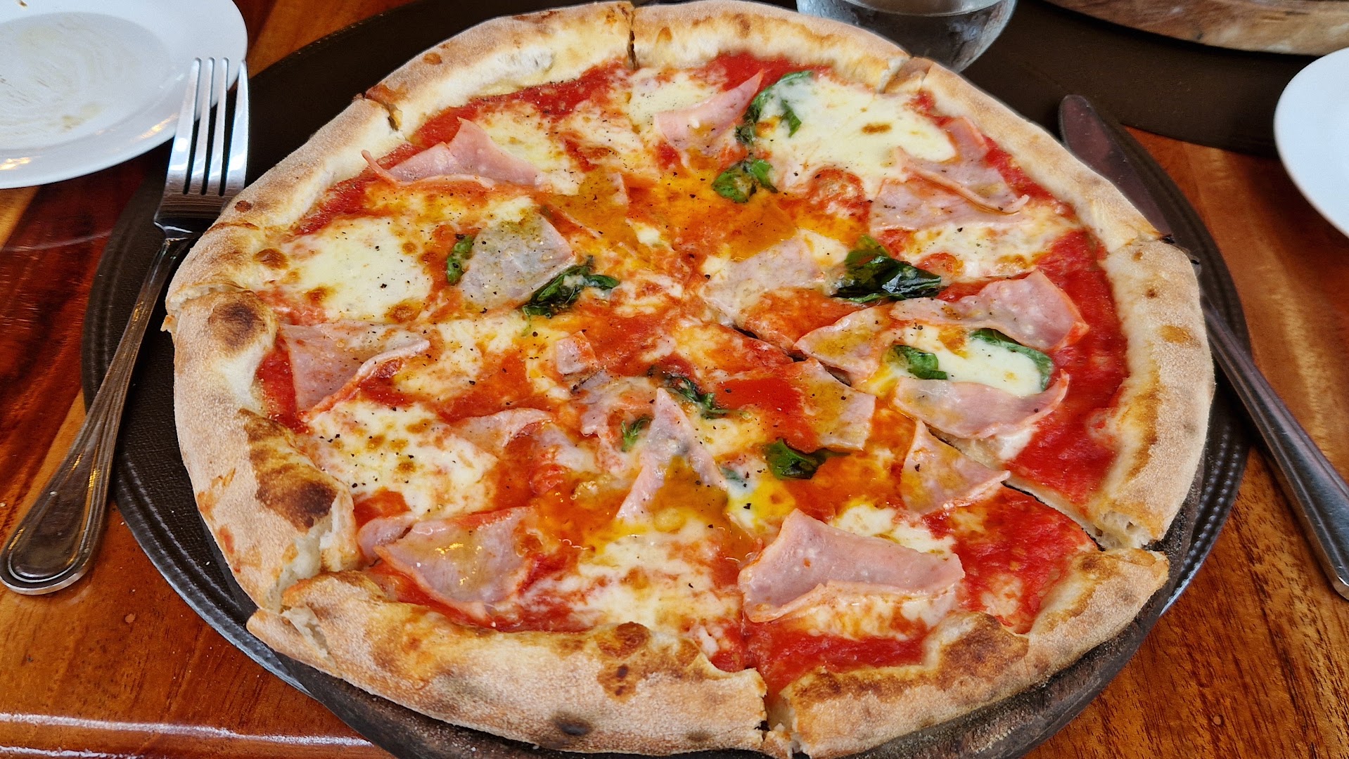 RetroGusto Restaurant & Bar: appetizing, high-quality food photography