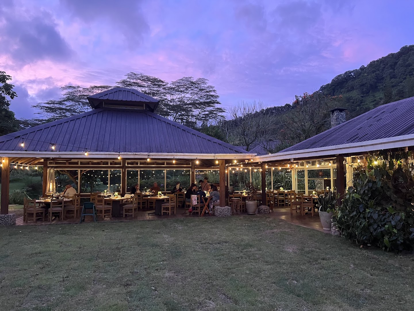 The Rock Restaurant & Bar: beautiful atmosphere and professional quality