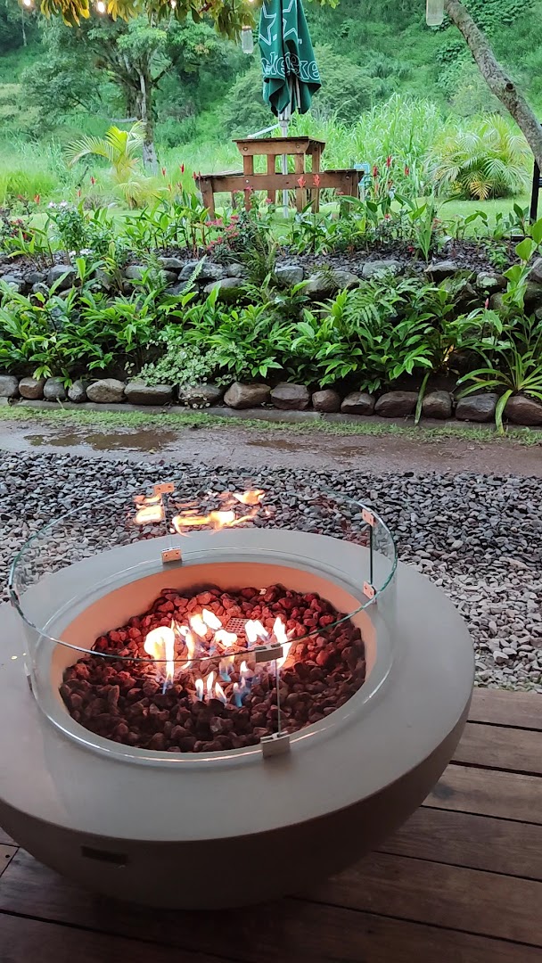 The Rock Restaurant & Bar: inviting atmosphere and outdoor seating