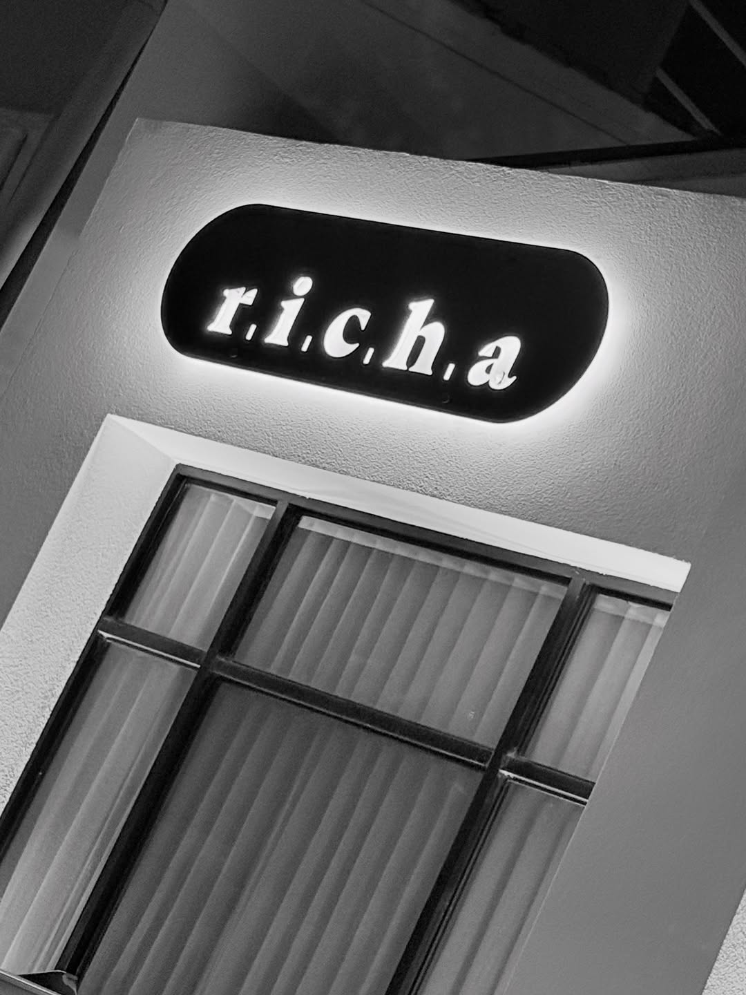 r.i.c.h.a.: clear, professional exterior signage photo