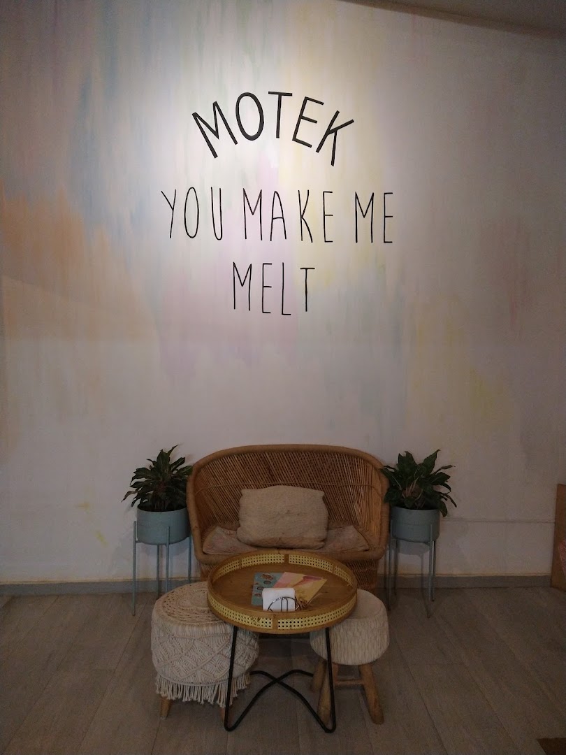 Motek: attractive interior seating area