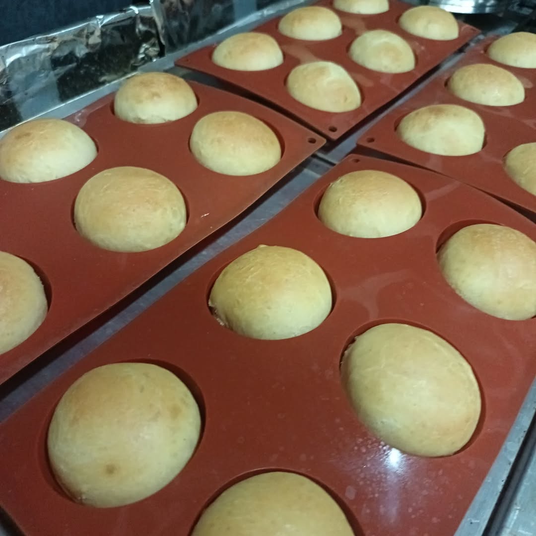 Qué Chévere - El Limón: food preparation process