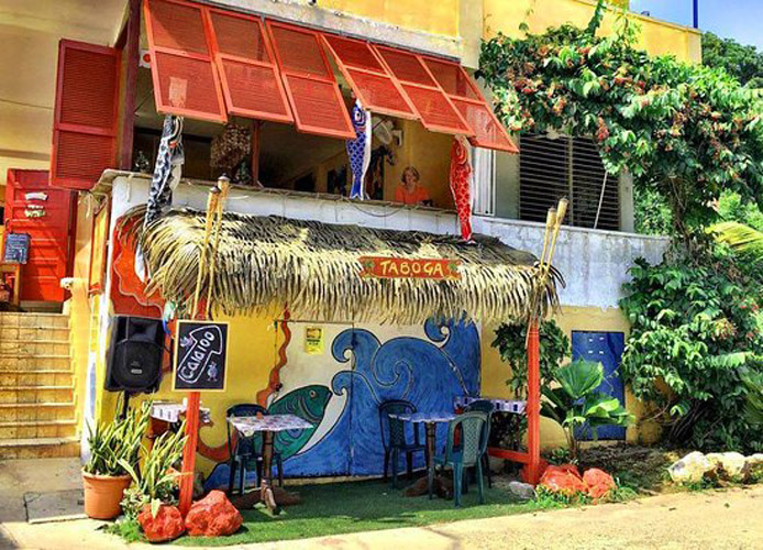 Calaloo Beach FishBar & Grill: clear shot of restaurant exterior