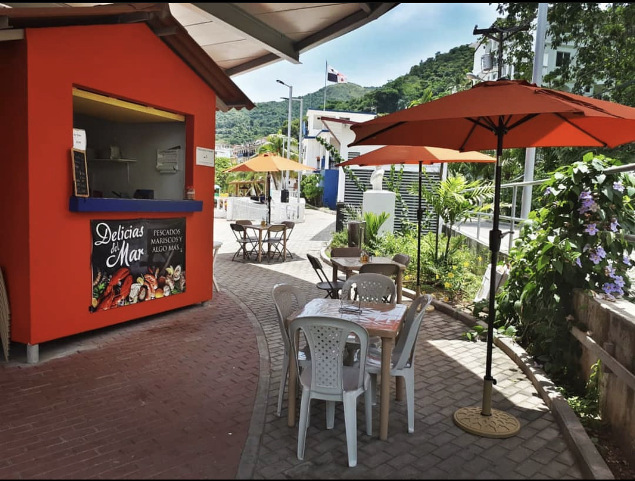 Delicias del Mar Taboga: clear, inviting restaurant exterior shot