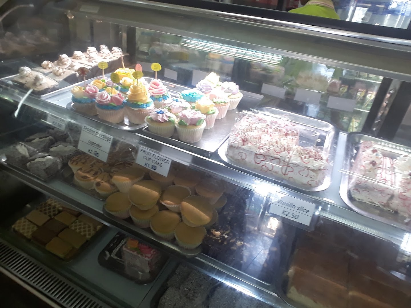 Boss Mei Bakery: clear display of bakery products