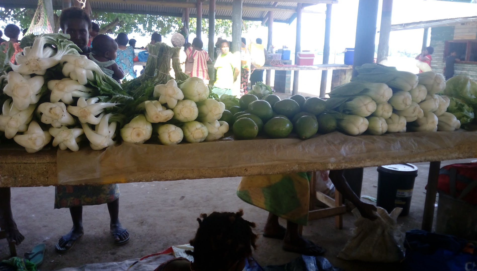 Kavieng Main Market: fresh produce at market