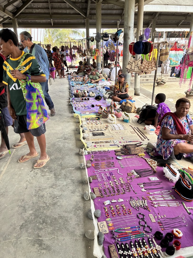 Madang Main Market: authentic local market atmosphere