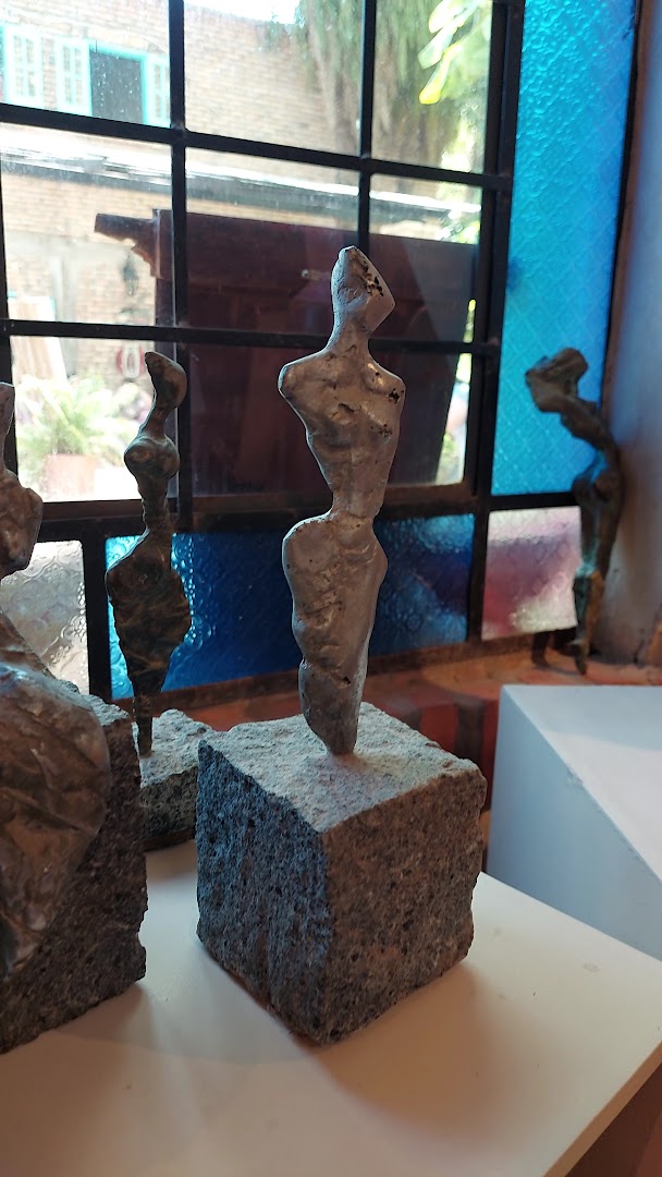 Domo Cultural Ita Kua: clear photo of gallery exhibition