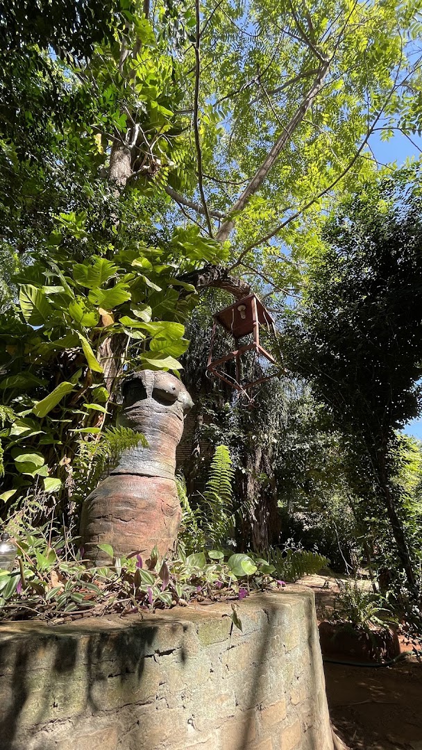 Domo Cultural Ita Kua: artistic outdoor venue atmosphere