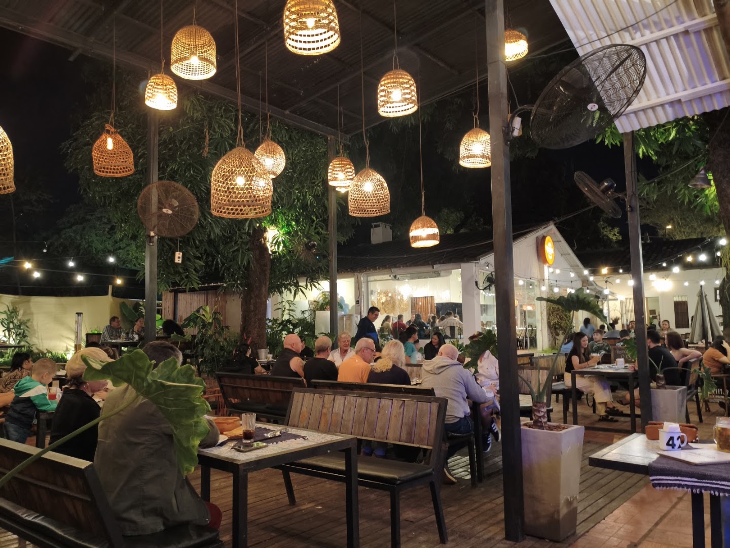 La Escondida Areguá: inviting atmosphere and clear view