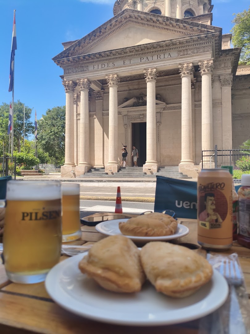 Bar Nacional: appetizing food and pleasant atmosphere