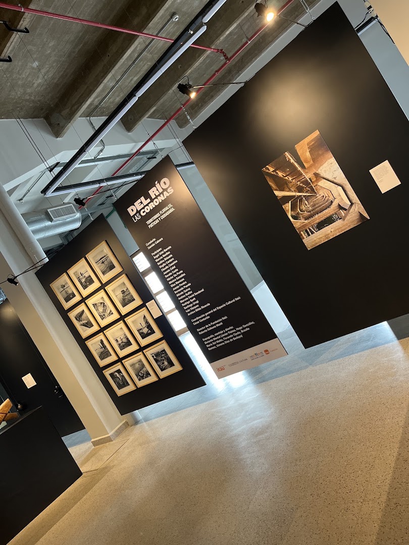 Espacio Cultural Itaú: clear photo of gallery exhibition