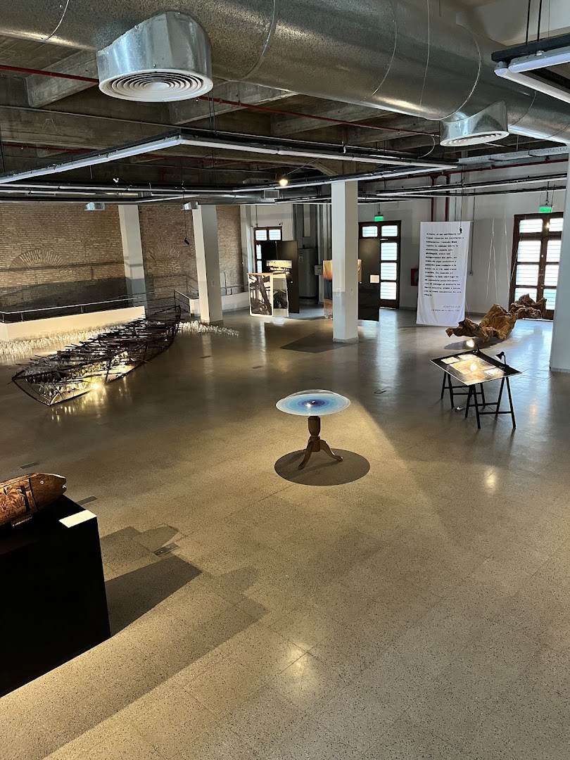 Espacio Cultural Itaú: clear view of gallery exhibition