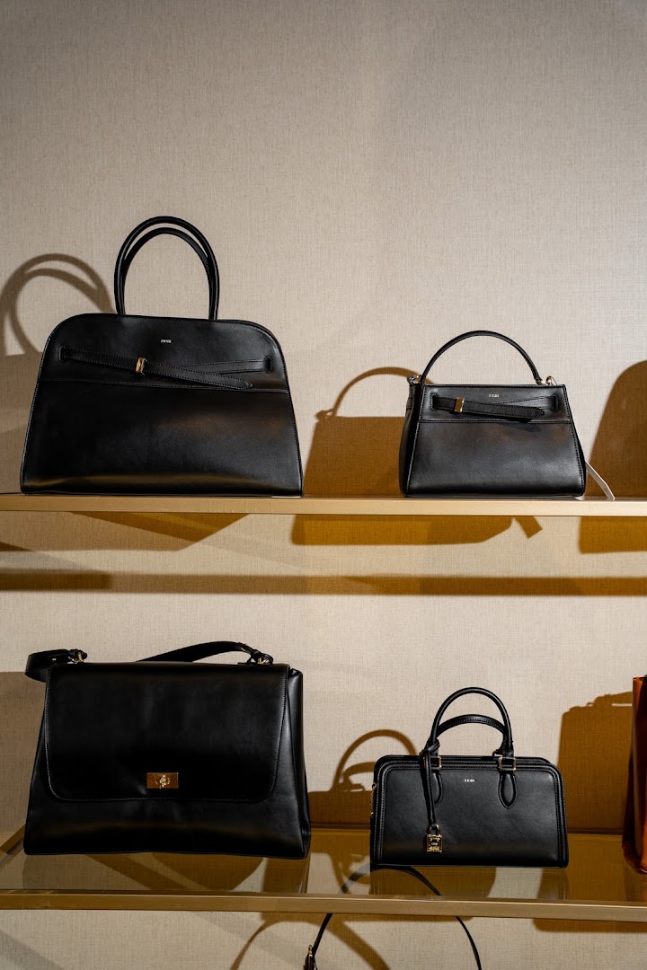 Fiore Concept Store: professional product display photo