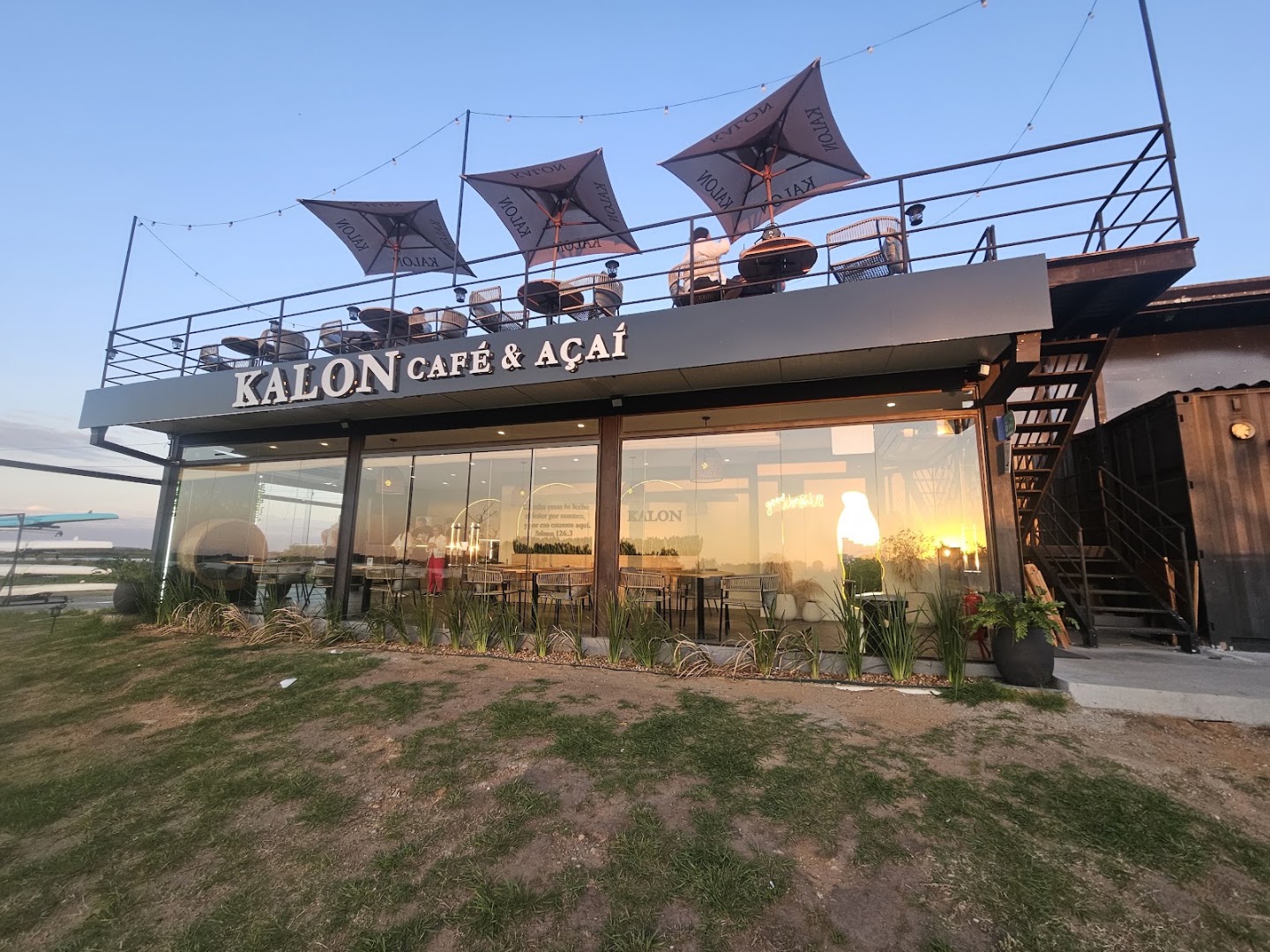Kalon Café & Açaí: high quality exterior venue shot