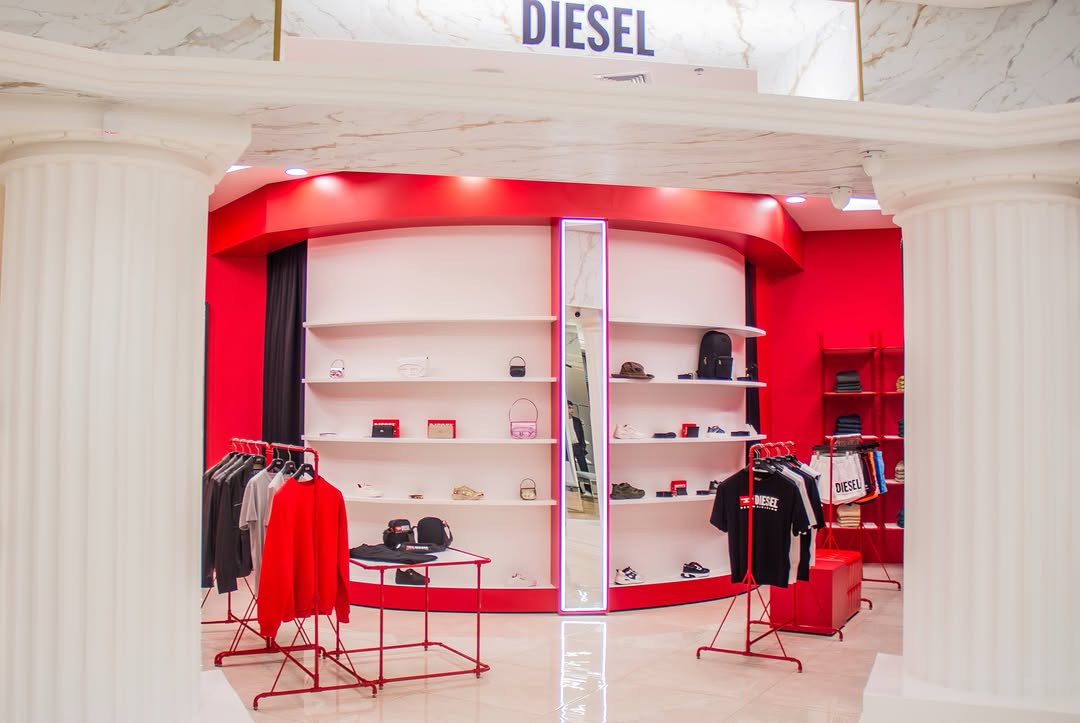 SAX Department Store Distrito Perseverancia: clear, professional shop interior display