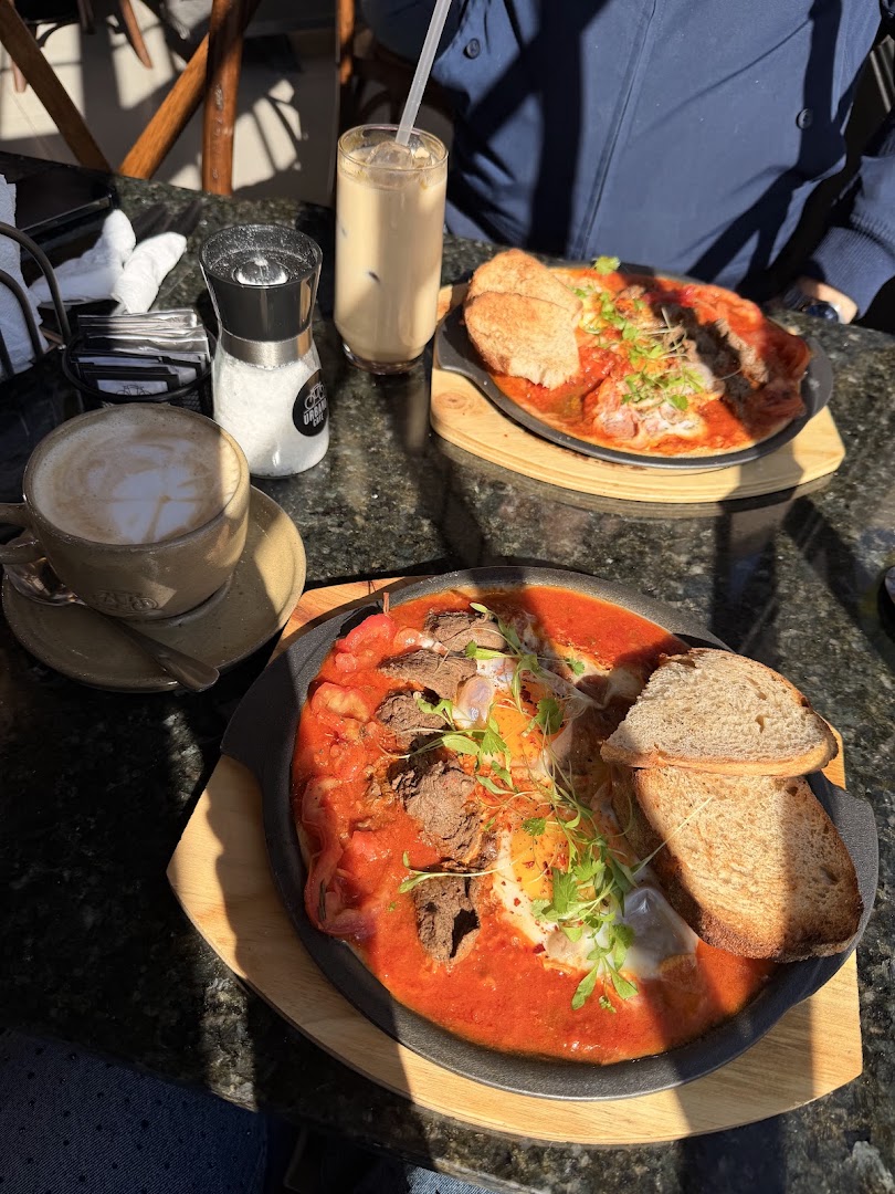 Urbano Café Distrito Perseverancia: appetizing food and drink presentation