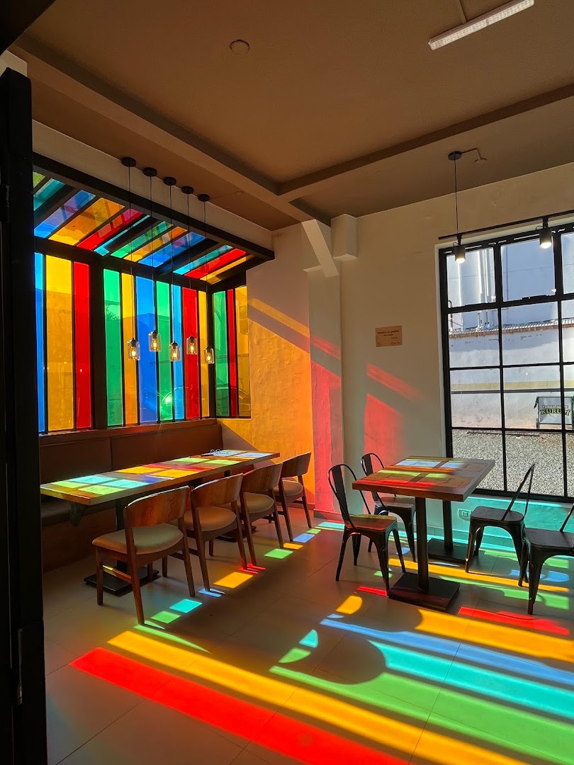 Reverendo Café: beautiful lighting and inviting atmosphere