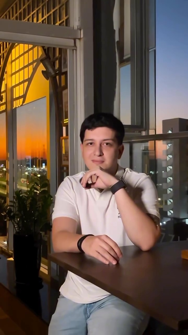 GUAY Rooftop: professional portrait showing venue atmosphere