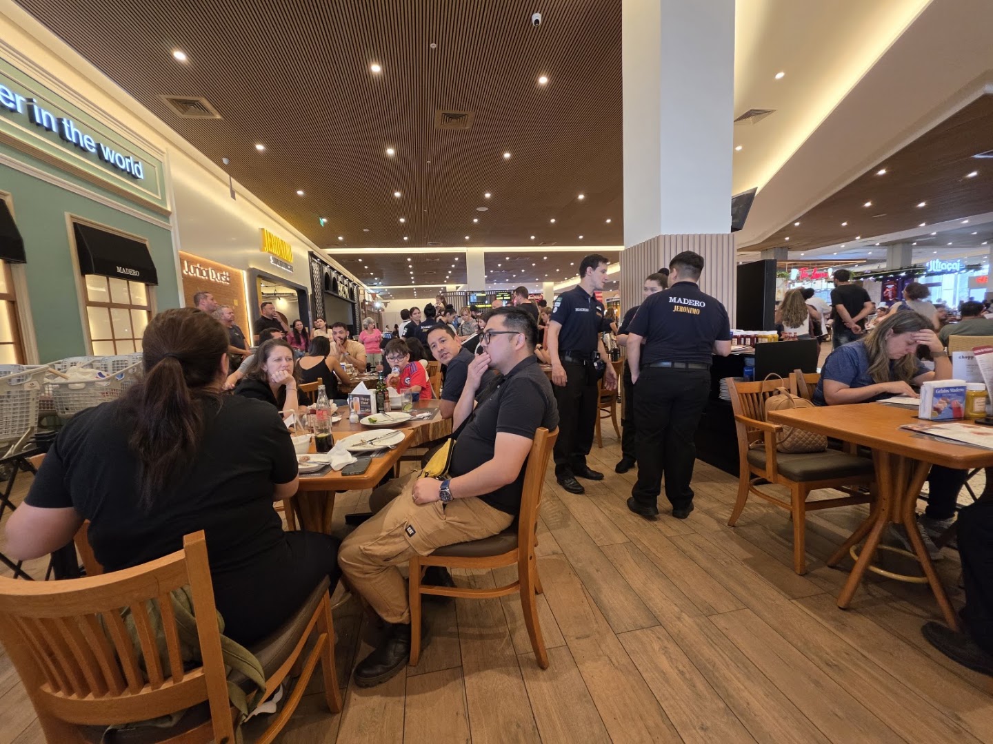 Madero: restaurant atmosphere and staff