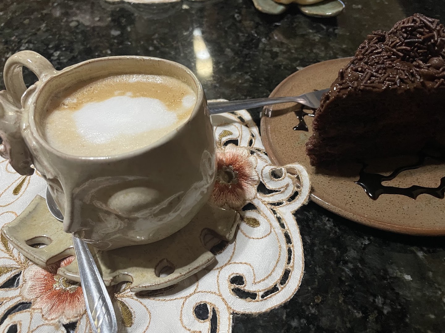 Maria Fide Coffee Brunch: appetizing photo of coffee and cake