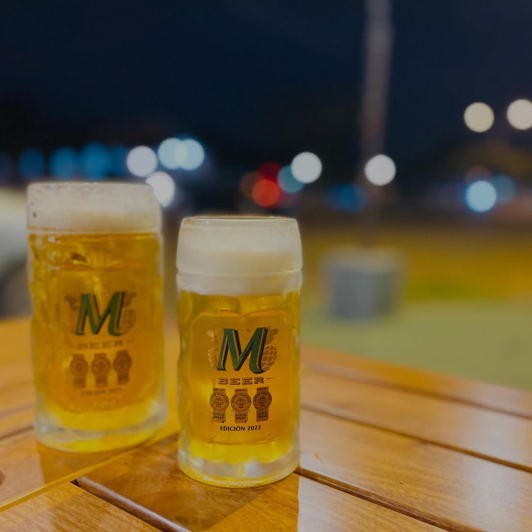1807 Café & Bar: high quality drink photography