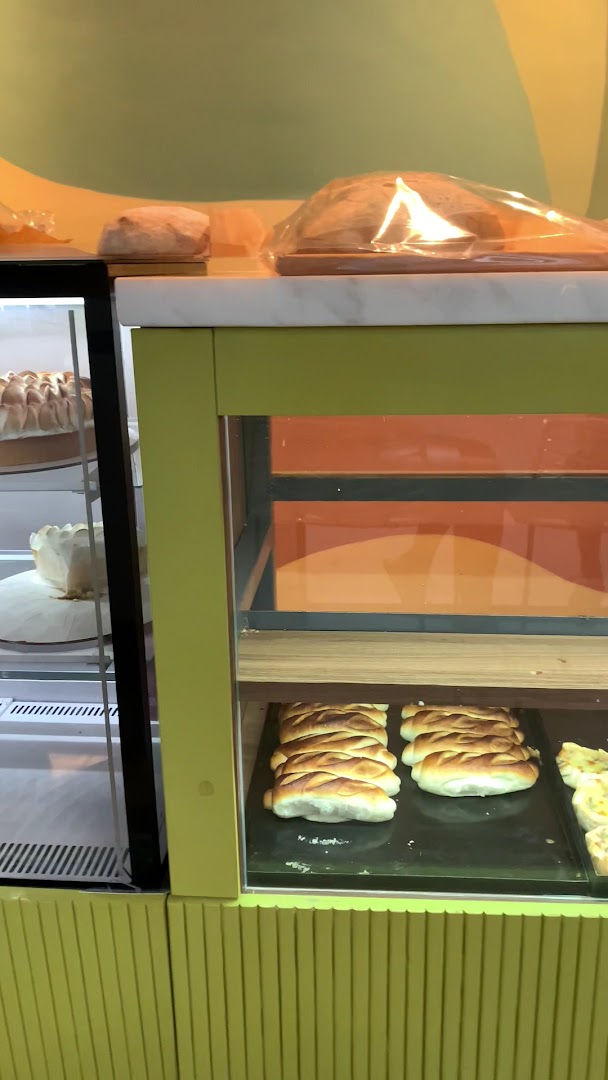 Fascinatto: clear display of food items