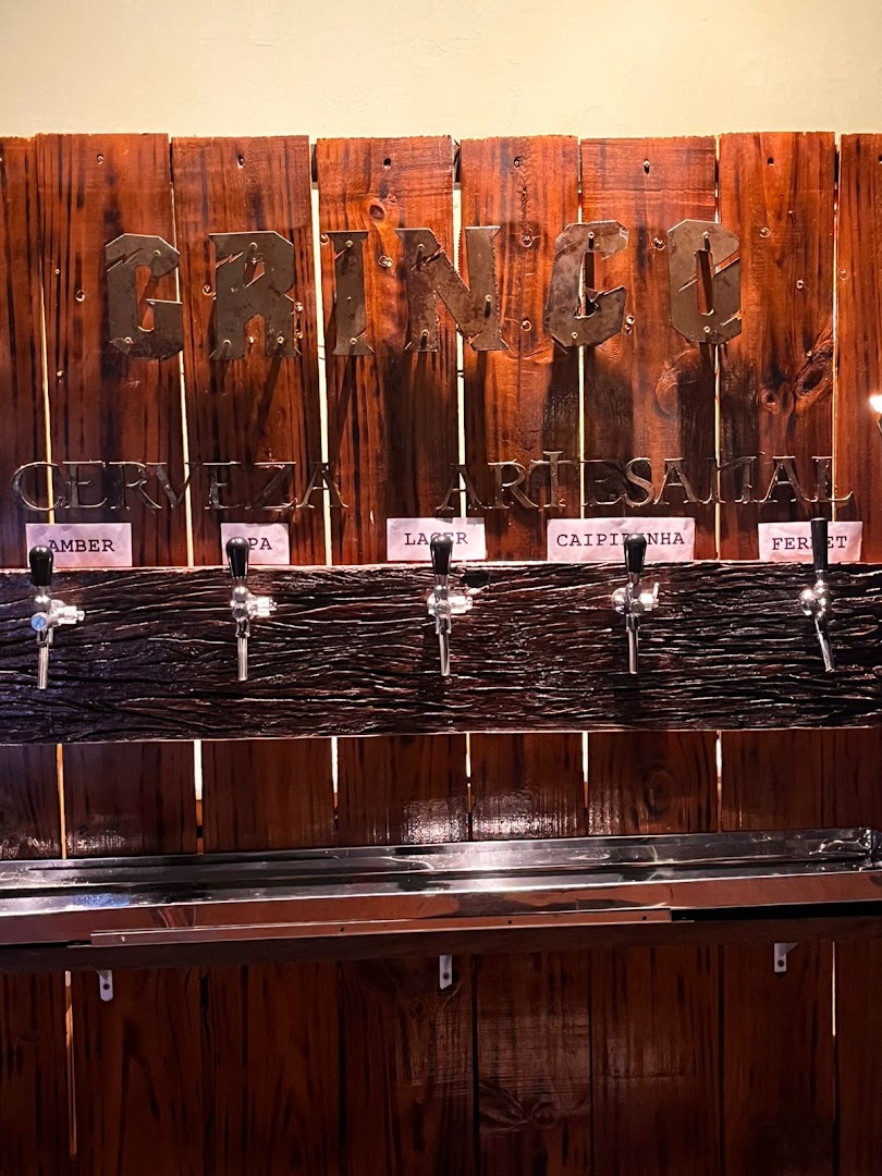 Gringo Bar: clear photo of bar taps