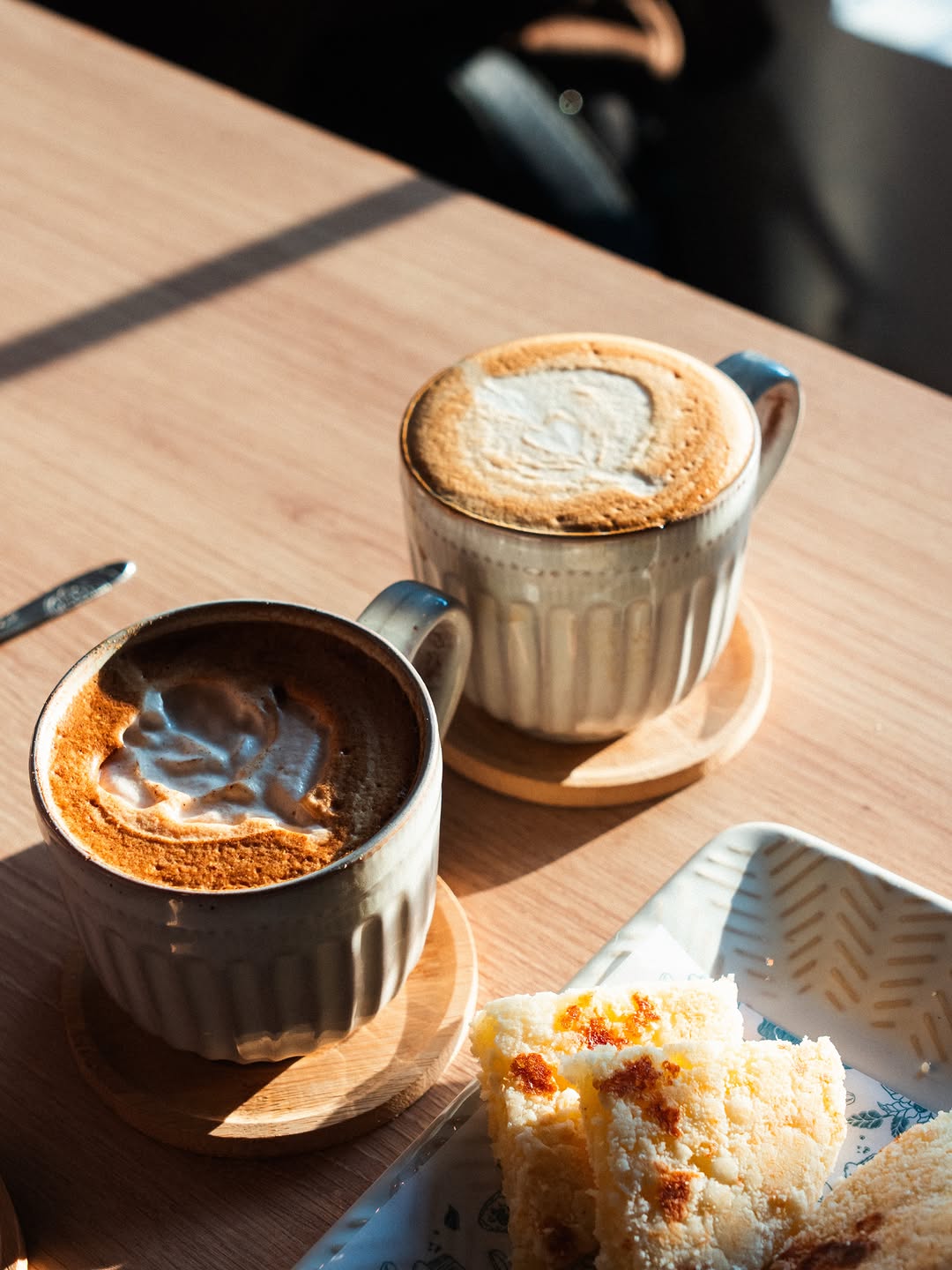 Cafeteras Coffee: appealing, high-quality coffee shop photo