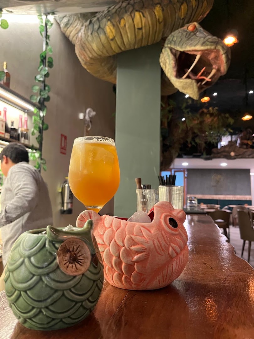 Mitoz: drinks and unique decor