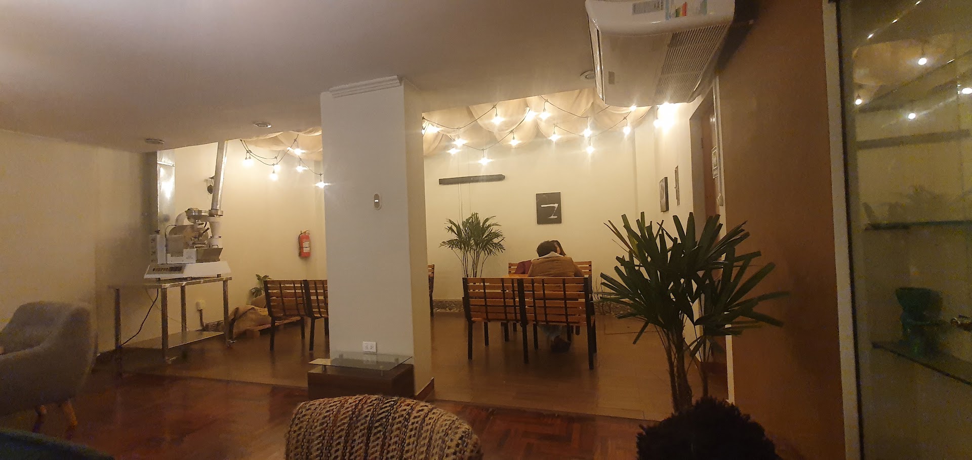Black Mouth: clear view of venue interior