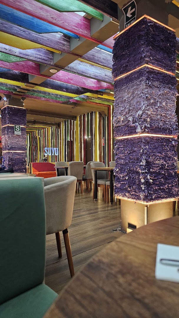 Suyu: clear, attractive interior atmosphere shot