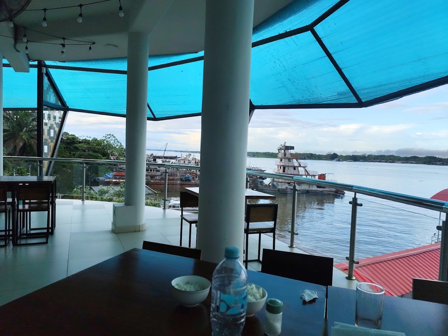Metsashoko: attractive restaurant terrace with view