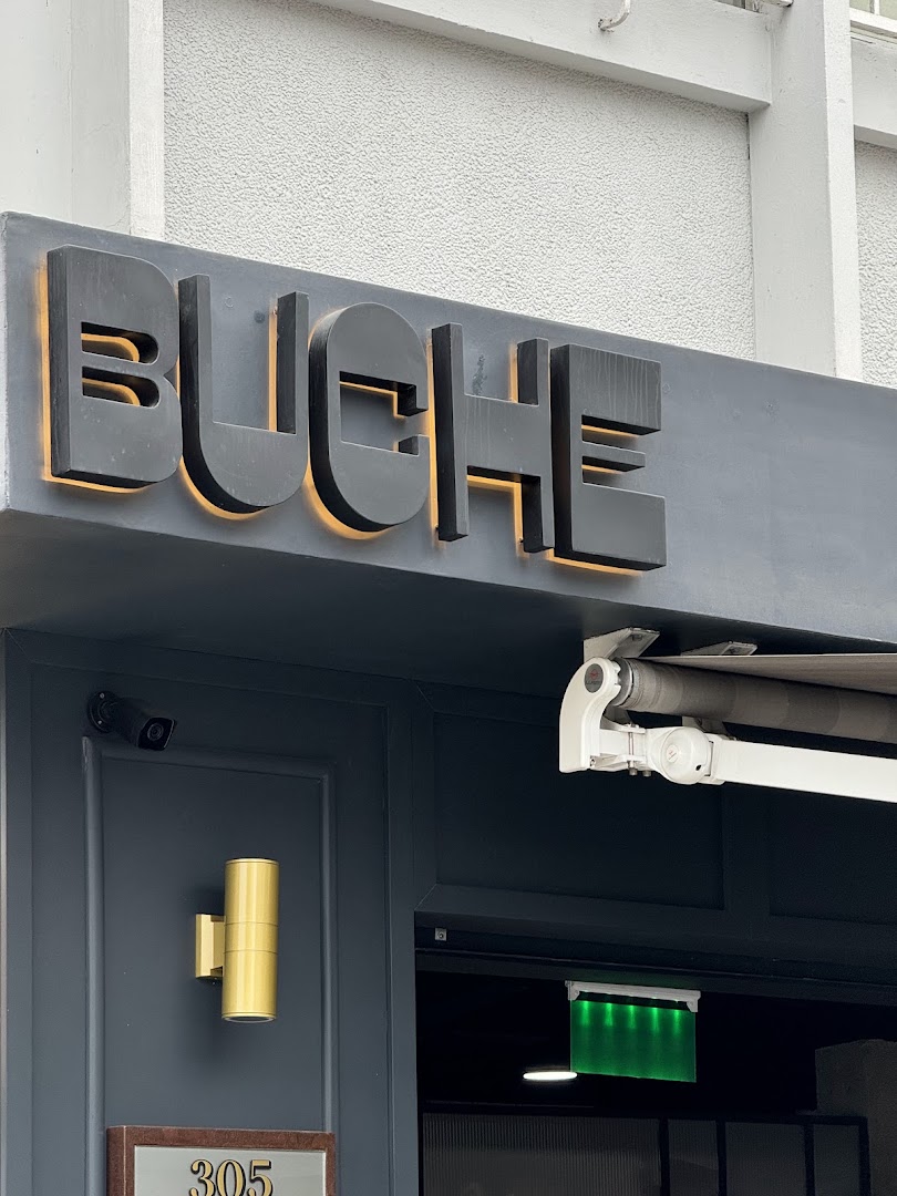 Buche: clear professional shot of signage