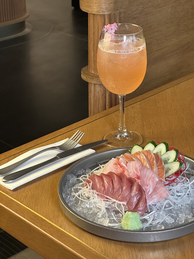 Popurrí: appetizing food and drink presentation