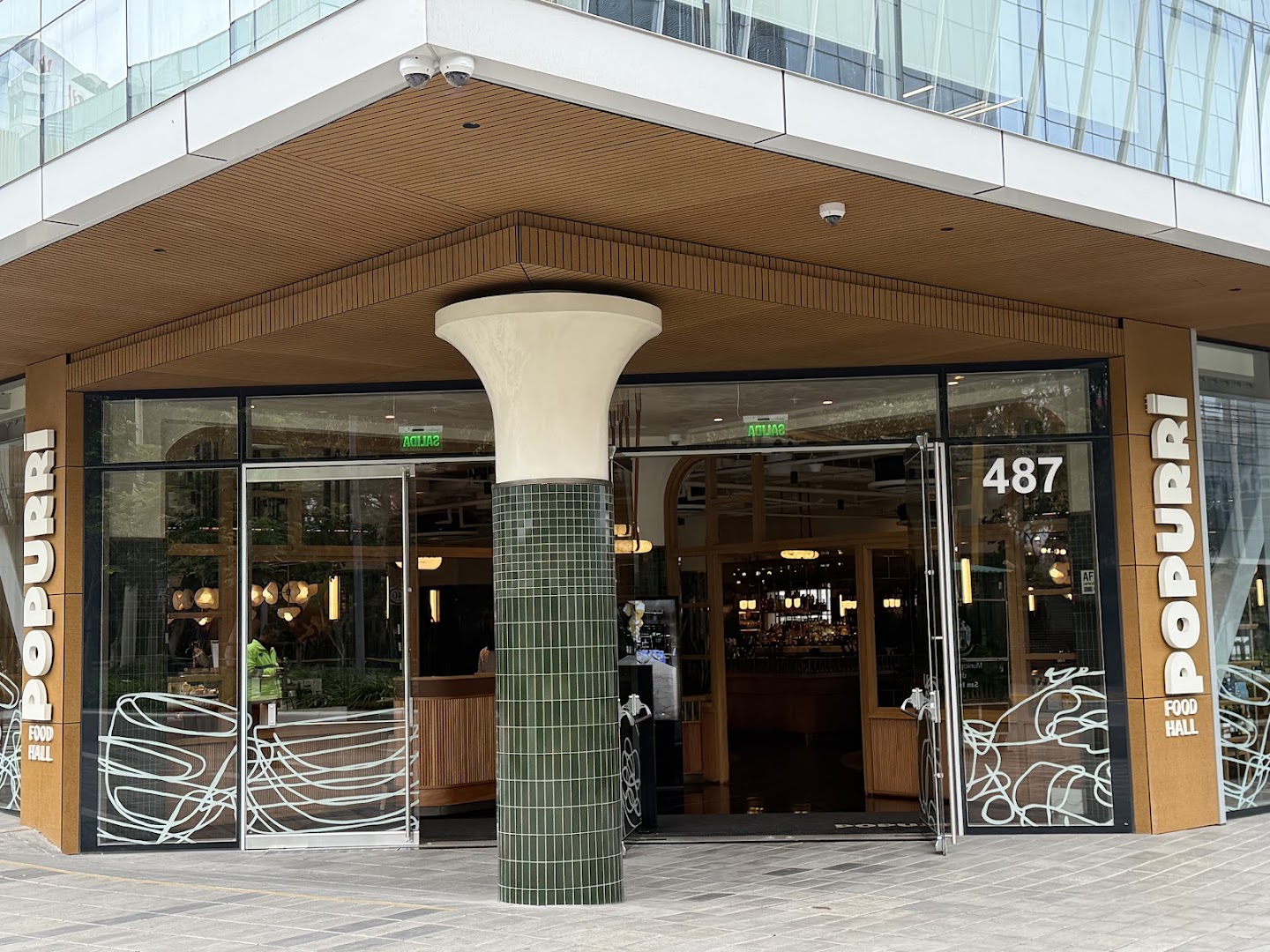Popurrí: clear exterior shot of venue