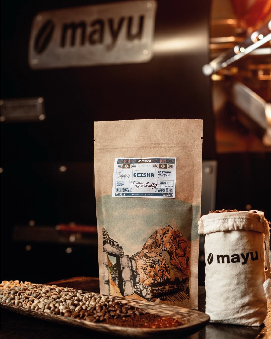Café Mayu: professional product shot of coffee
