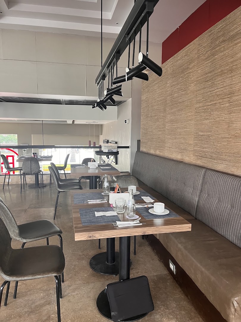 La Plaza Bar & Grill: clear photo of restaurant interior