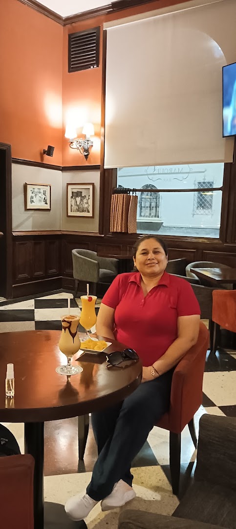 Marqués Bar: clear photo showing venue atmosphere