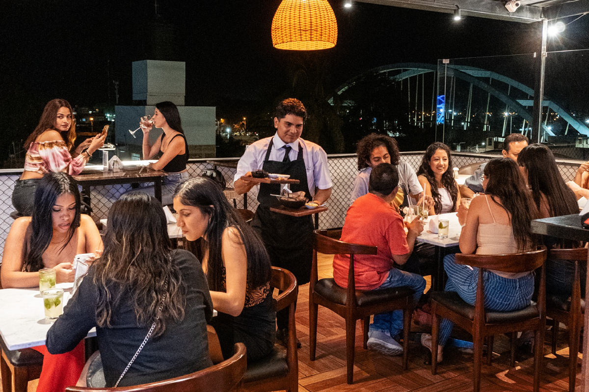 RUA Rooftop Bar: vibrant rooftop bar atmosphere