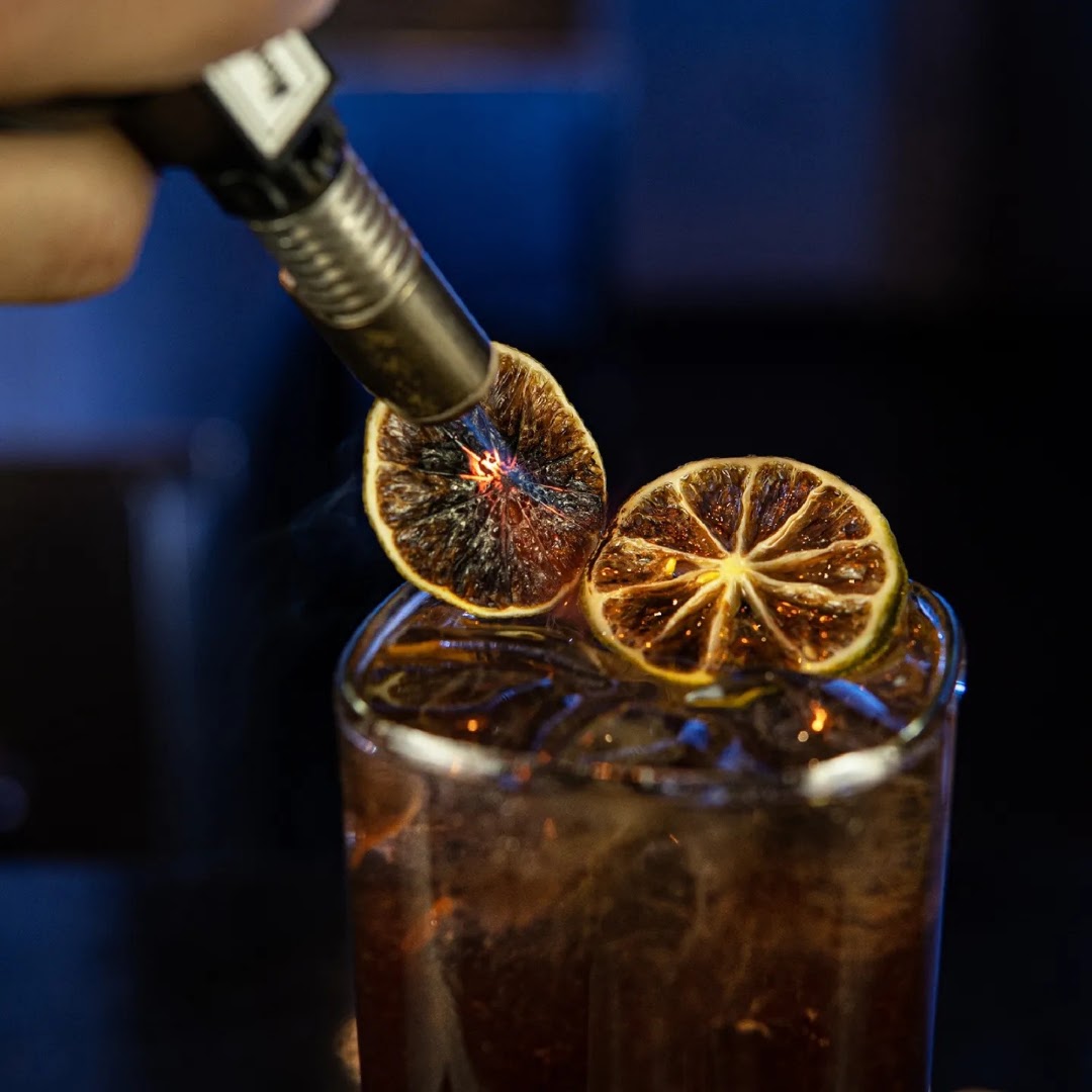 RUA Rooftop Bar: high quality professional cocktail photo